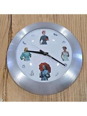 FoxKlox Wall Clock 11" Round Fashion Craft Room Style She Shed 1998 Vintage